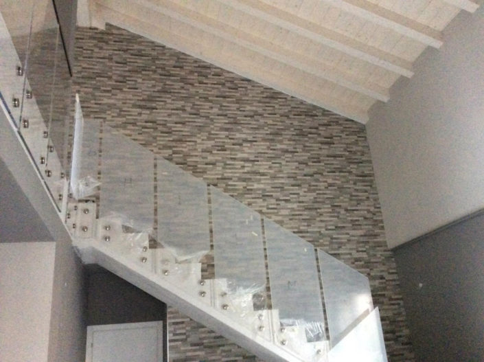 interno sottotetto scale