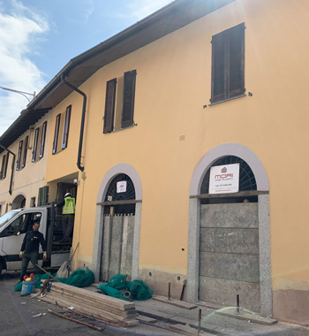 facciata di una casa di corte coibentata